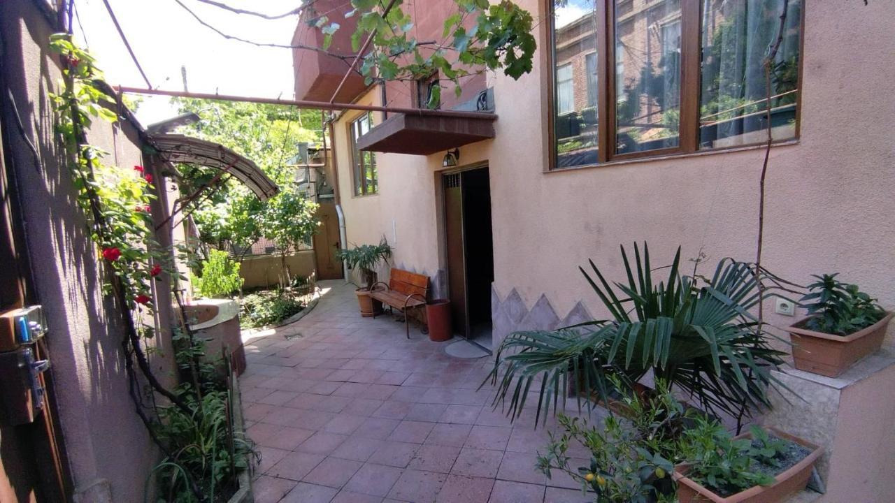ApartHotel Otin Tbilisi Esterno foto